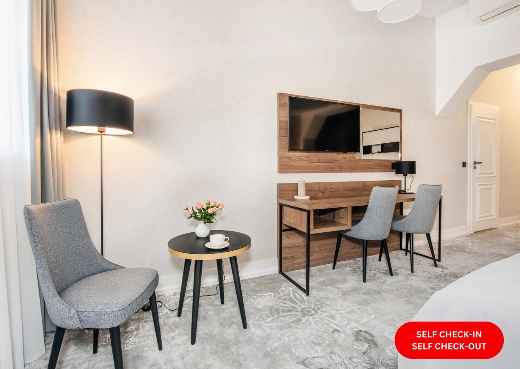Vinfort Aparthotel Cracovie Extérieur photo