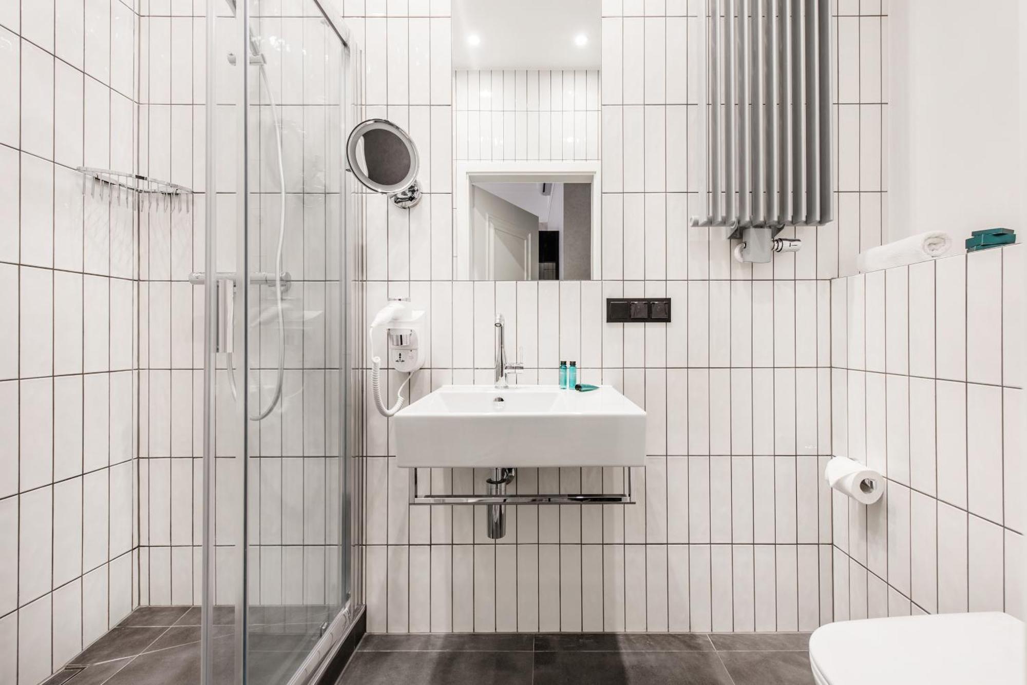 Vinfort Aparthotel Cracovie Extérieur photo