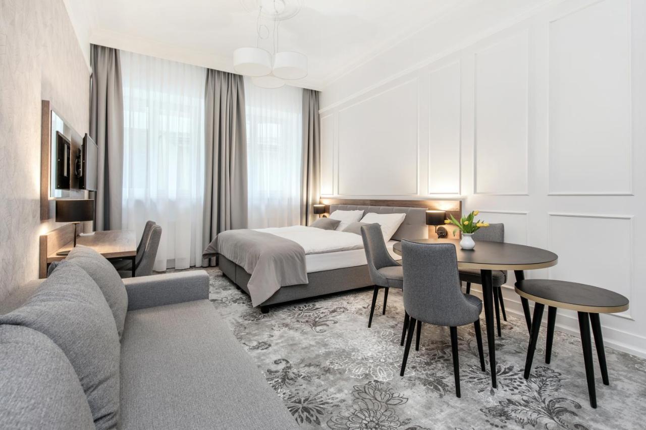 Vinfort Aparthotel Cracovie Extérieur photo