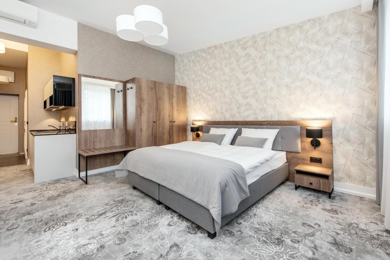 Vinfort Aparthotel Cracovie Extérieur photo
